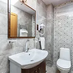 Rose Hotel